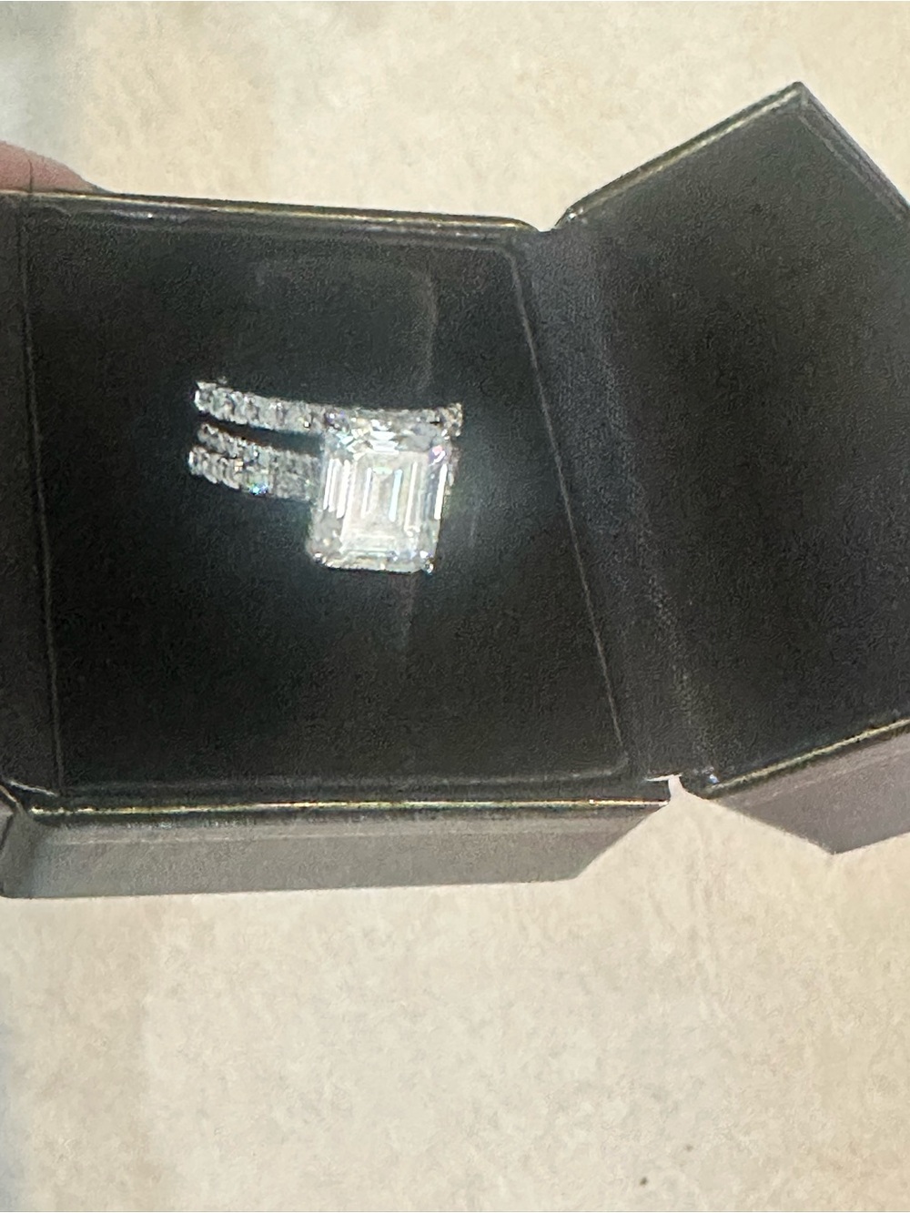 Elegant 5ct Emerald-Cut moissanite Bridal Ring Set - 925 silver